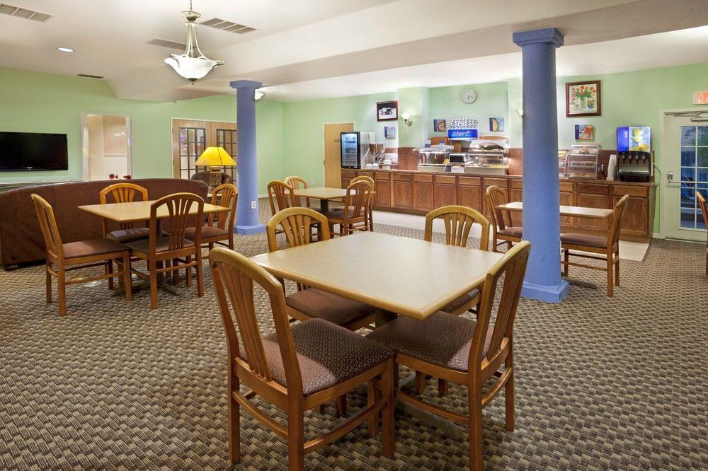 Holiday Inn Express Hotel & Suites Elgin By Ihg Luaran gambar