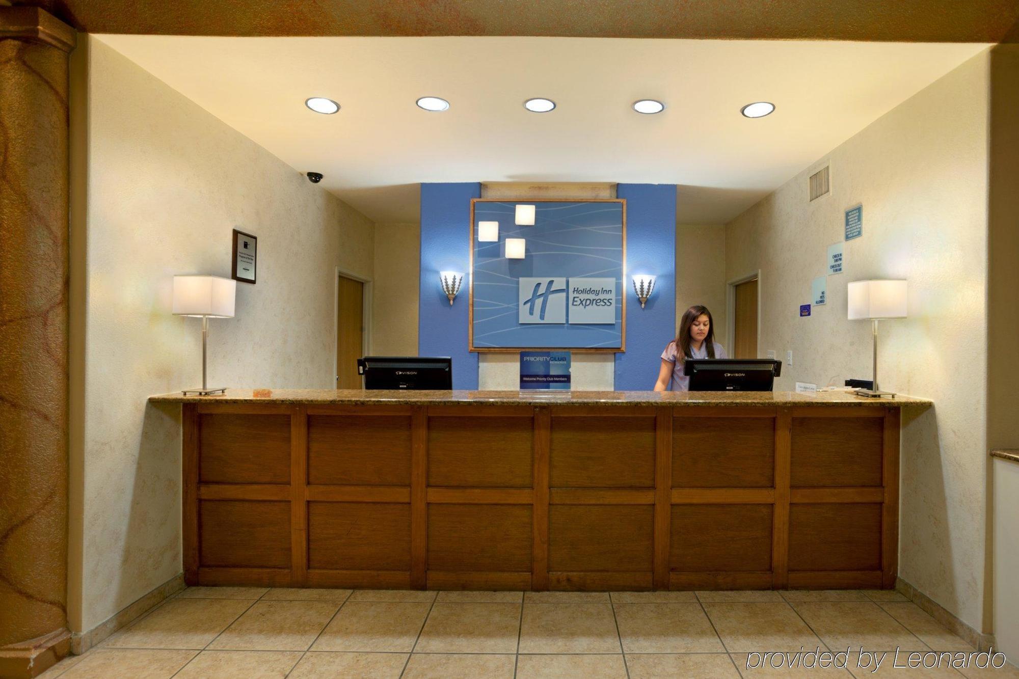 Holiday Inn Express Hotel & Suites Elgin By Ihg Dalaman gambar